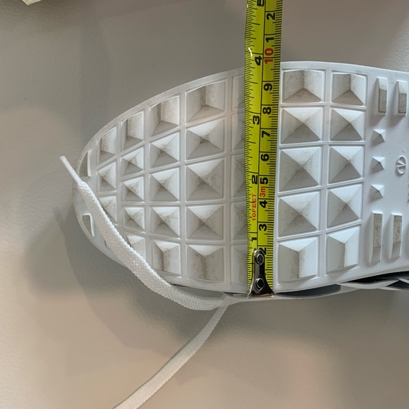 Brand new. Genuine Valentino Garavani Rose petal Sneakers - Picture 11 of 14